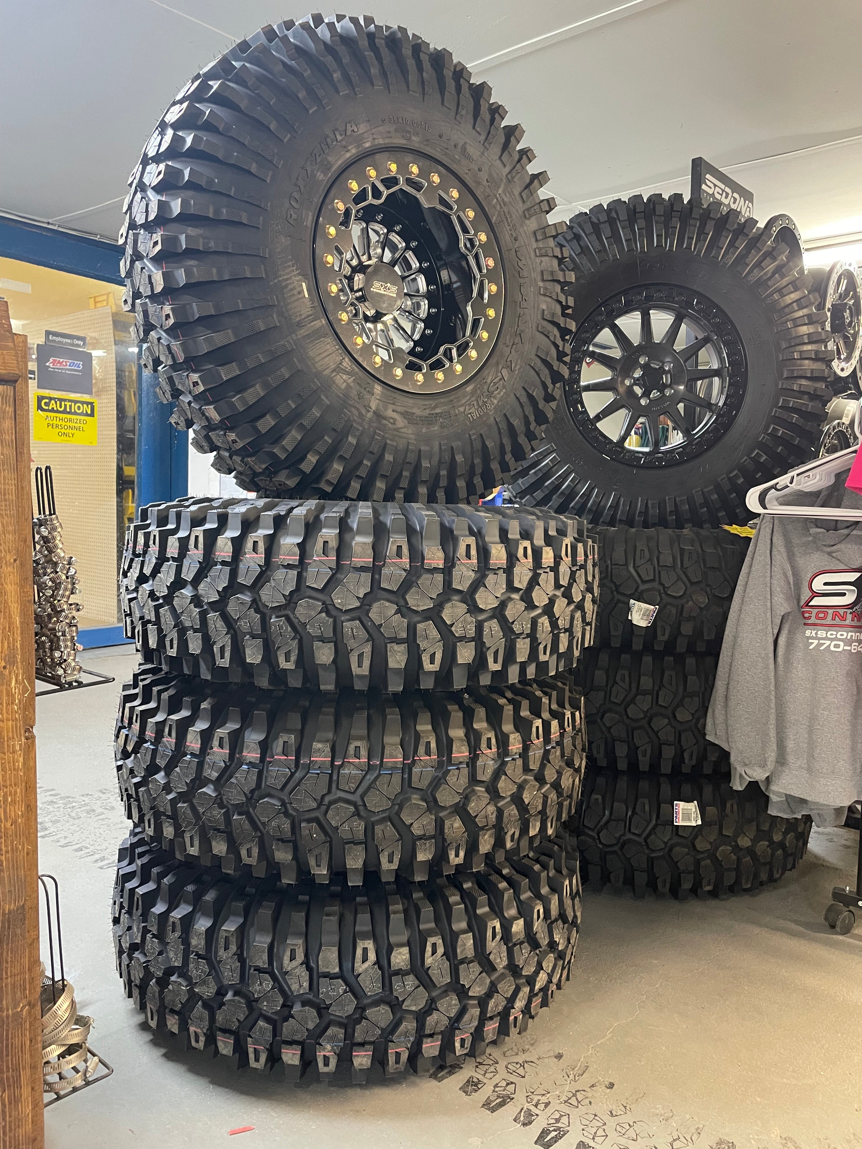 Alba Racing Black / 4x156+ / 15x10 5+5 Mounted on 35x10.00R15