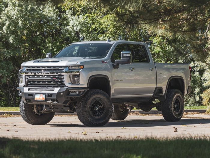 8'' MAX3.3 Suspension System W/ Falcon 3.3 Shocks And Fab UCA Arms - 2020-2024 GM Silverado / Sierra 2500HD/3500HD