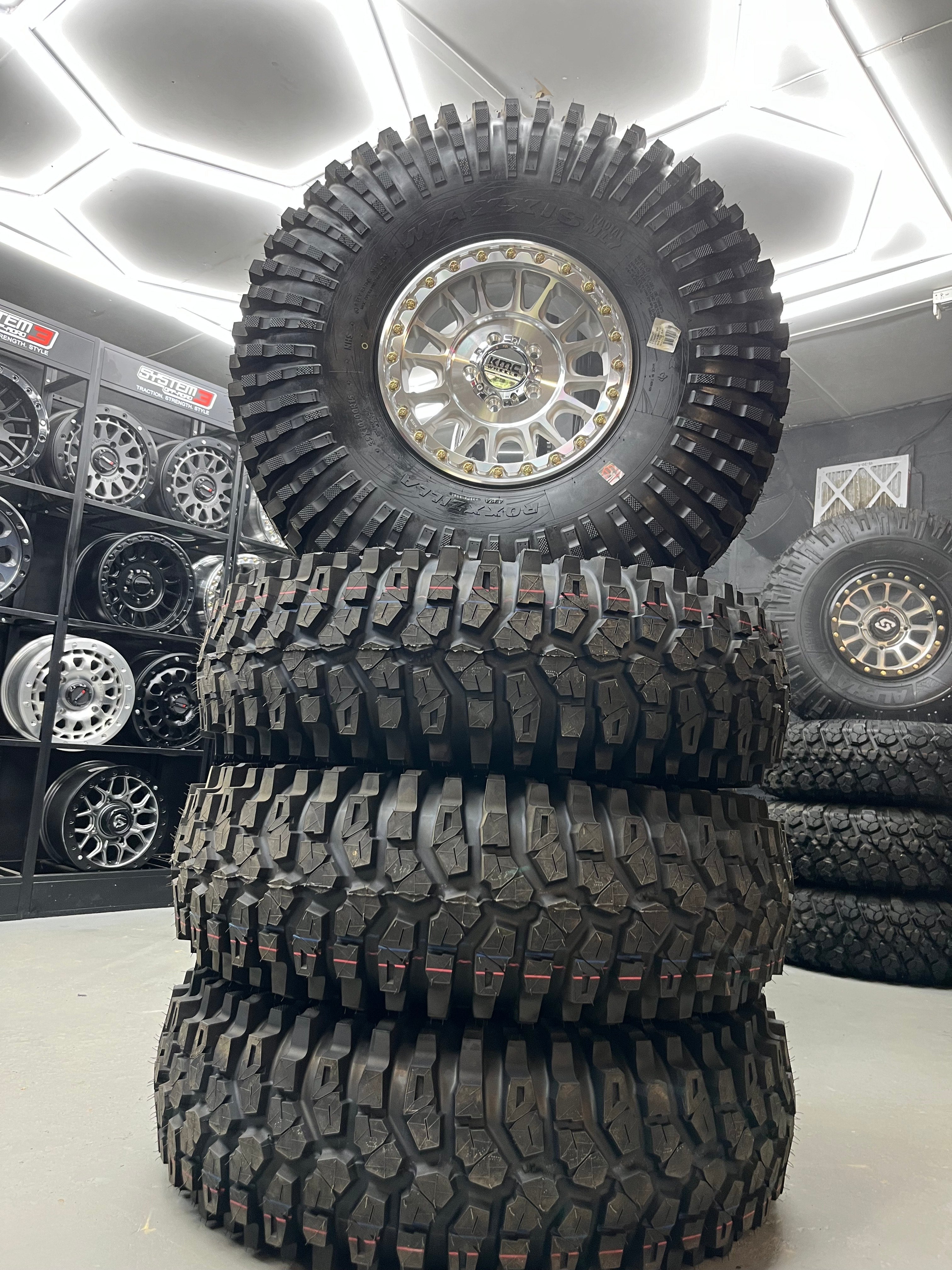 デラロミラノ M KMC Impact Beadlock Wheels Machined Mounted on Roxxzilla 35s – SXS