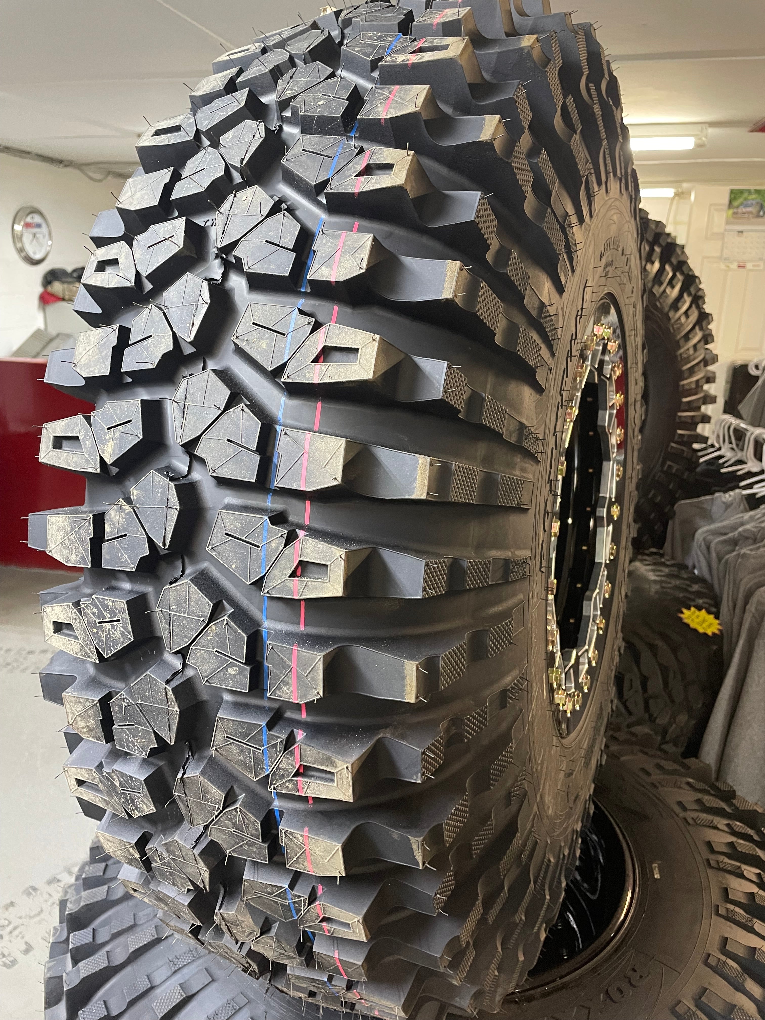 Alba Racing Black / 4x156+ / 15x10 5+5 Mounted on 35x10.00R15