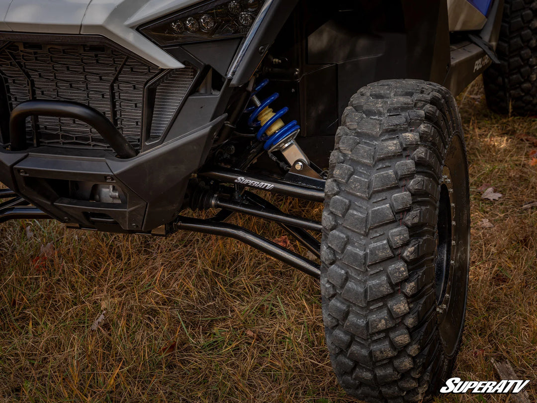 Brazos en A con desplazamiento hacia adelante de 1,5" y gran distancia al suelo POLARIS RZR PRO XP 