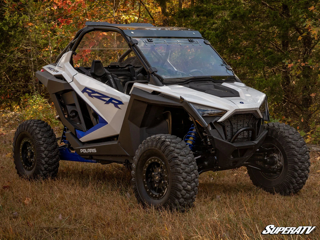 Brazos en A con desplazamiento hacia adelante de 1,5" y gran distancia al suelo POLARIS RZR PRO XP 