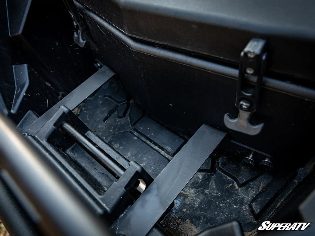 Nevera portátil Polaris RZR Pro XP con compartimento de carga 