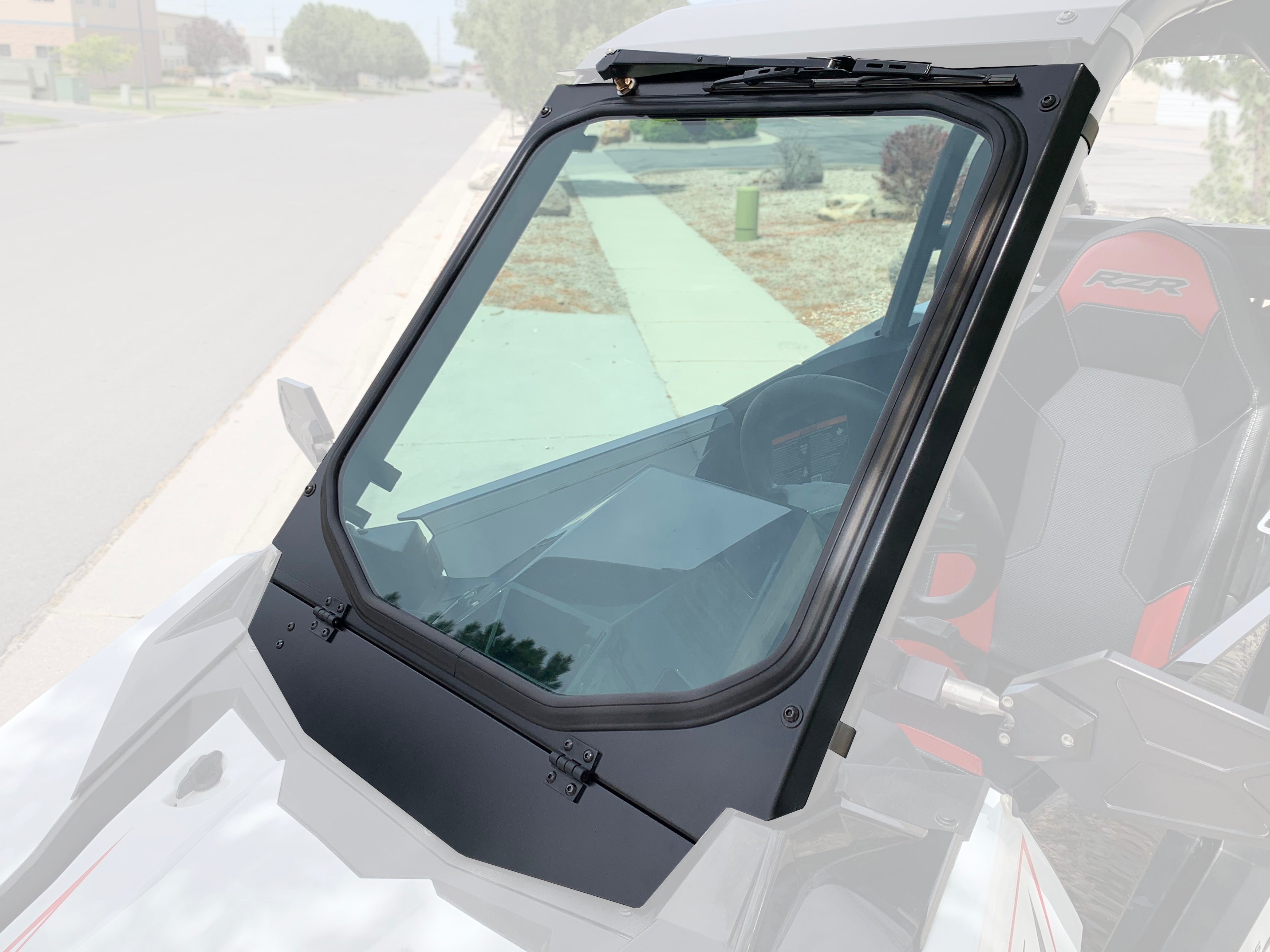 Polaris RS1 Glass Windshield with Vent and Wiper